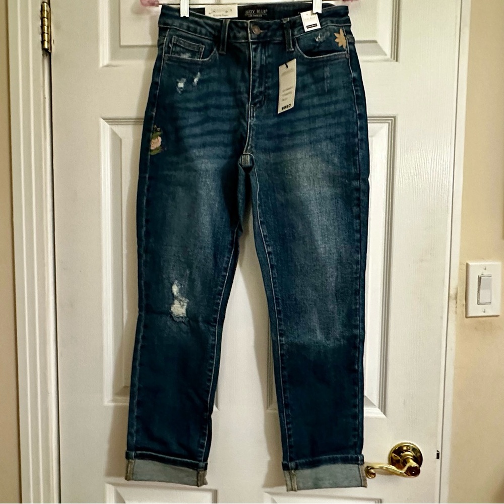 Judy Blue Floral Embroidered Relaxed Fit Boyfriend Jeans - Medium Blue